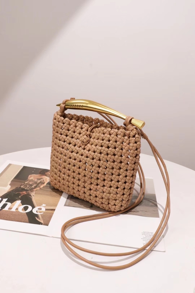 Suivea bag Covelin Woven Shoulder Bag for Women Trendy Crossbody Bag Beach Fashion with Adjustable Strap for Outdoor Vacation